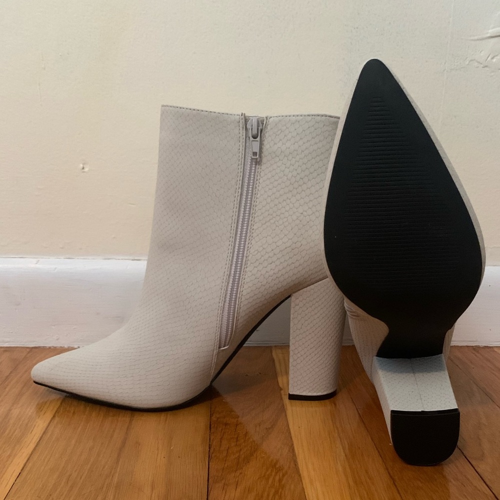Shoe dazzle leather booties